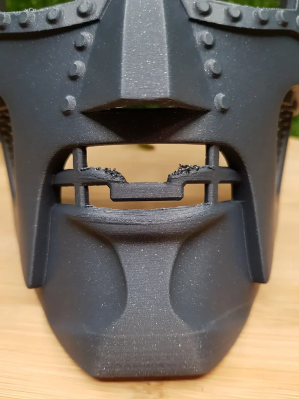 Dr.Doom Mask with faulty mouth piece and without possibility for a strap.