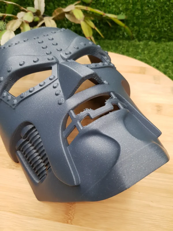 Dr.Doom Mask with faulty mouth piece and without possibility for a strap.