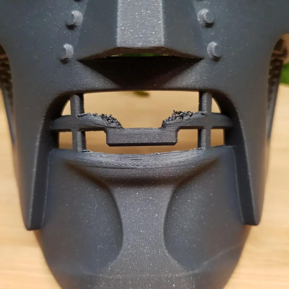 Dr.Doom Mask with faulty mouth piece and without possibility for a strap.